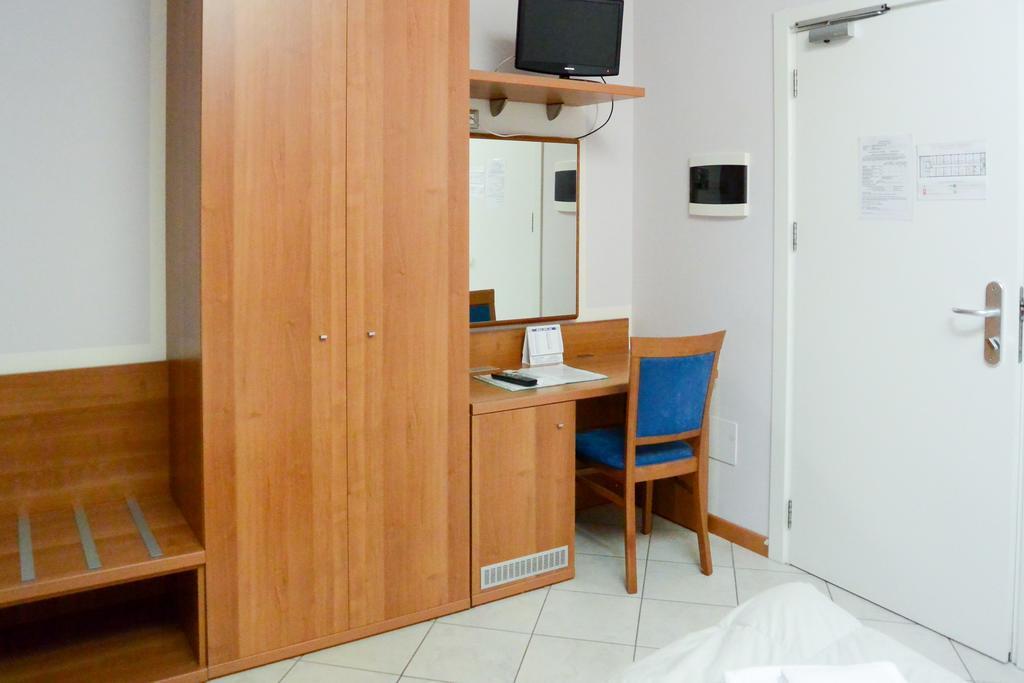 Albergo Meuble Abatjour Mantua Exterior foto