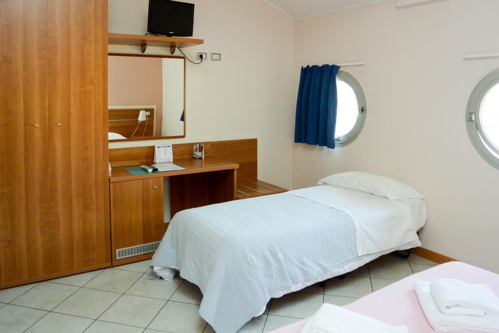 Albergo Meuble Abatjour Mantua Exterior foto