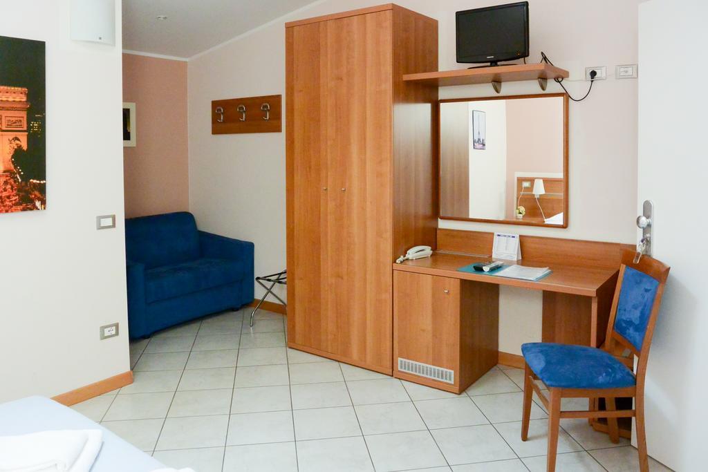 Albergo Meuble Abatjour Mantua Exterior foto