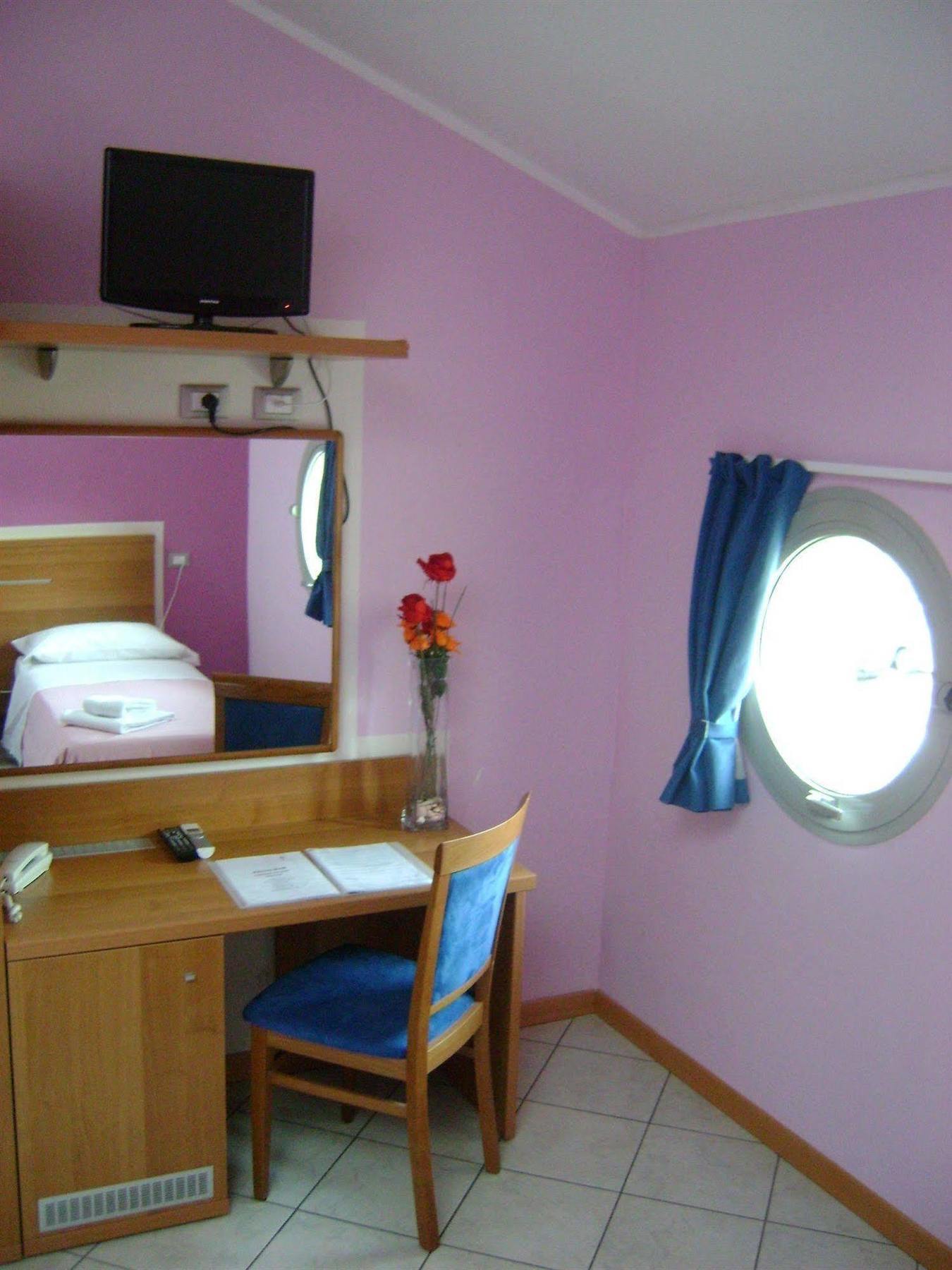 Albergo Meuble Abatjour Mantua Exterior foto