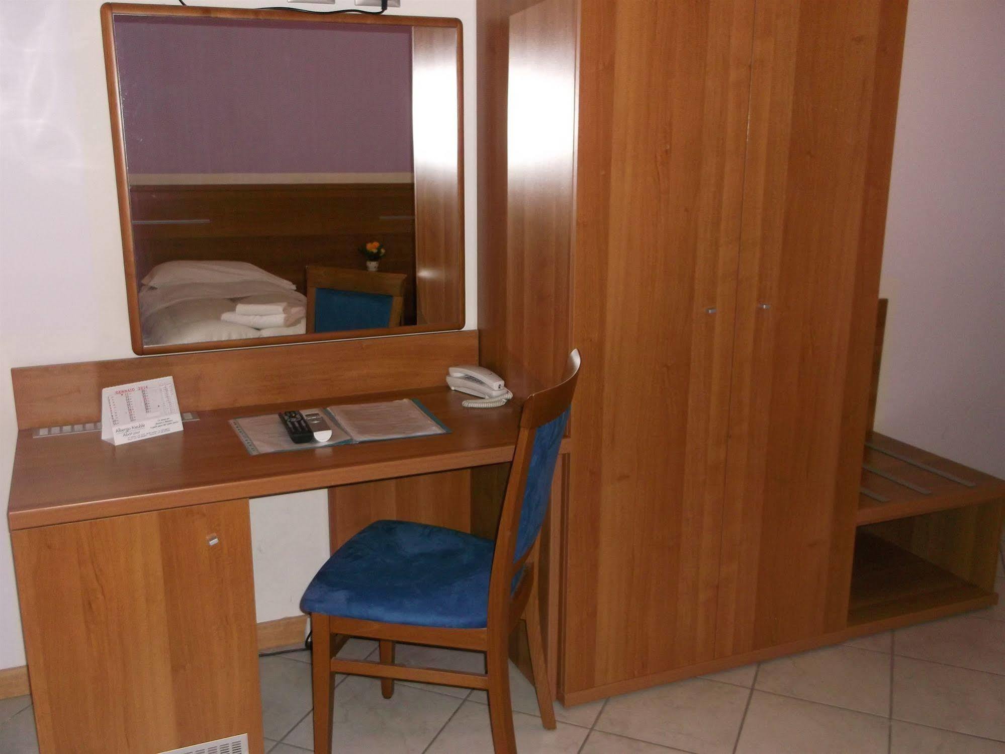 Albergo Meuble Abatjour Mantua Exterior foto