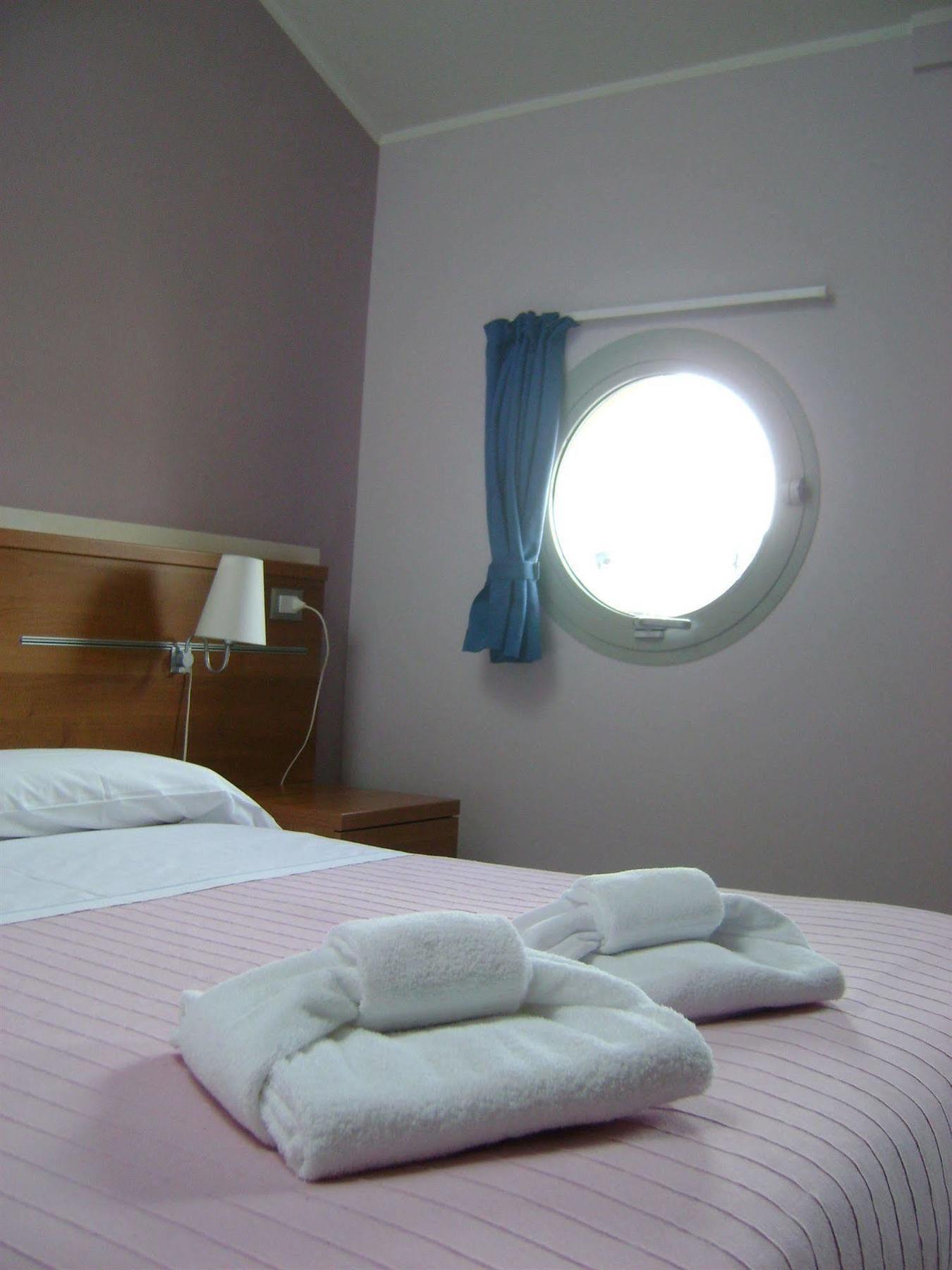 Albergo Meuble Abatjour Mantua Exterior foto